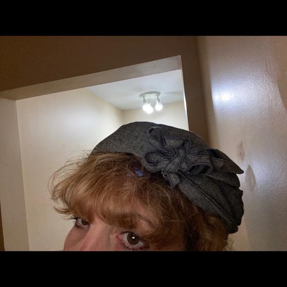 De Lux grey hat with bow - Picture 12 of 16